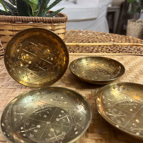 Set of 4 Vintage MCM Sarna Brass Trinket Bowls
